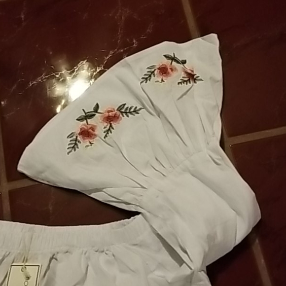 NEW - Off the Shoulder Sexy Top❣❣ - Picture 3 of 8